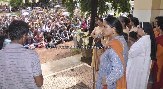 Agnes protest12july30 4